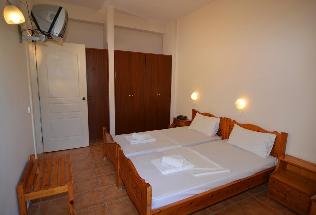 Jason Hotel Ipsos Habitación foto